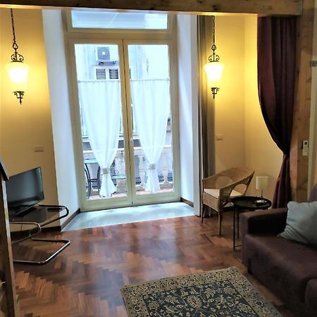 Il Castello Apartment เนเปิลส์ ภายนอก รูปภาพ