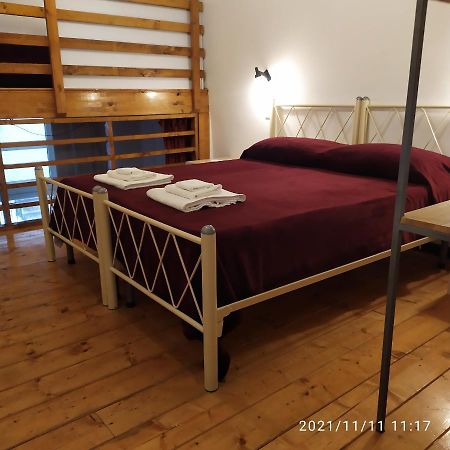 Il Castello Apartment เนเปิลส์ ภายนอก รูปภาพ
