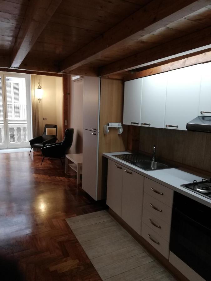 Il Castello Apartment เนเปิลส์ ภายนอก รูปภาพ