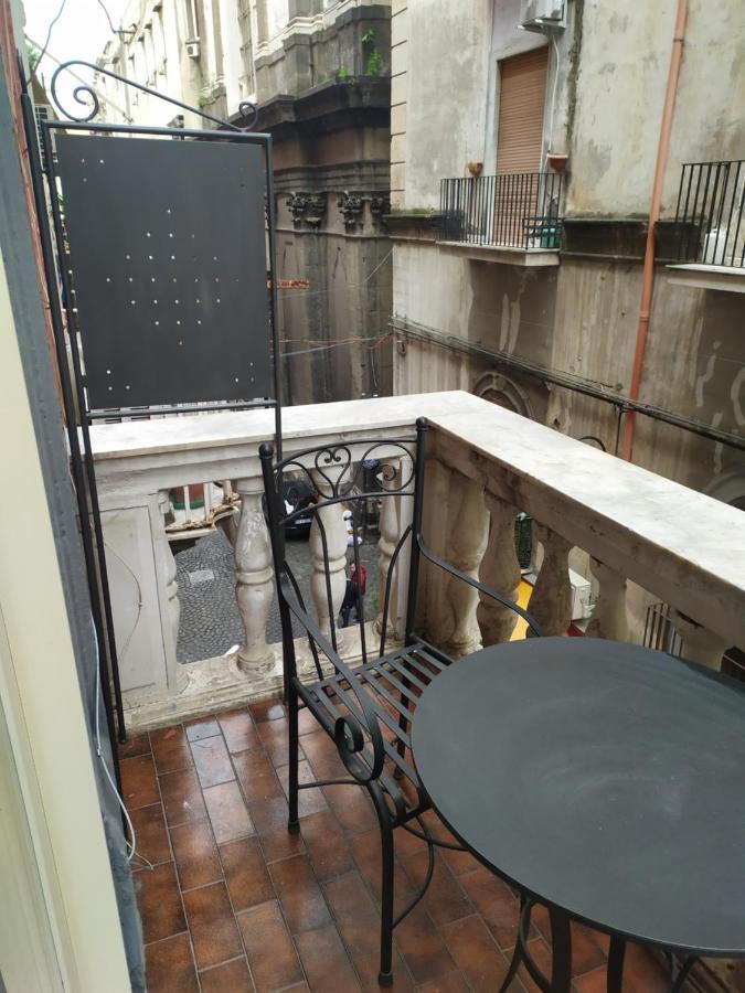 Il Castello Apartment เนเปิลส์ ภายนอก รูปภาพ