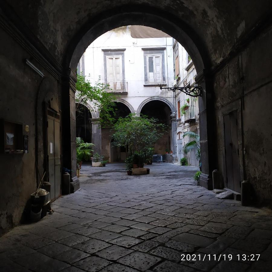 Il Castello Apartment เนเปิลส์ ภายนอก รูปภาพ