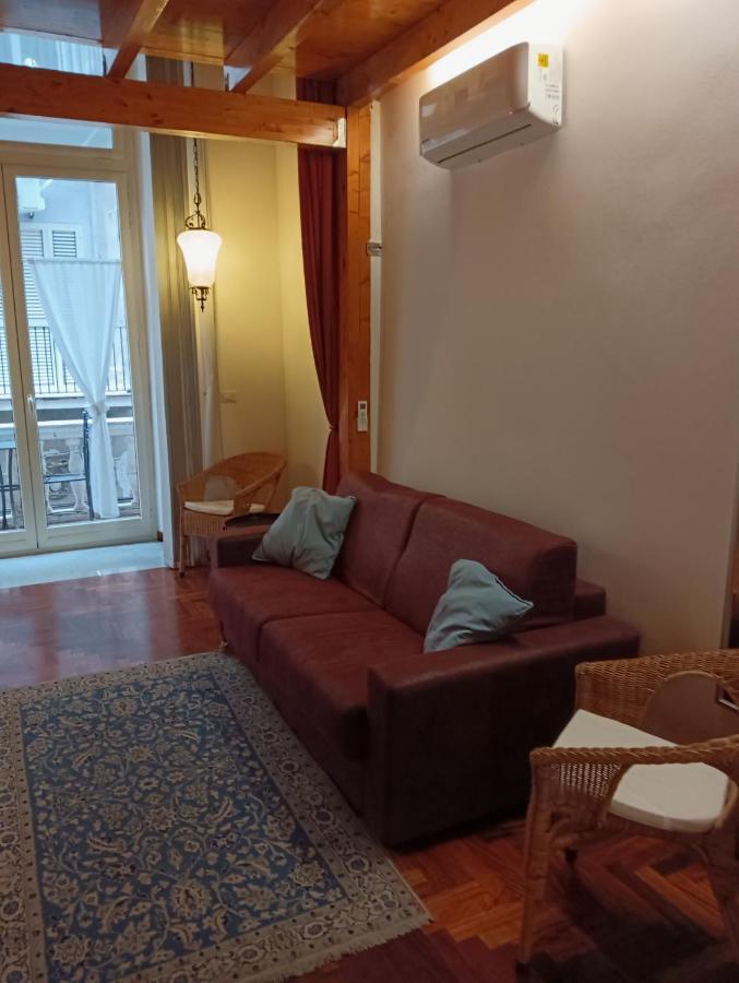 Il Castello Apartment เนเปิลส์ ภายนอก รูปภาพ